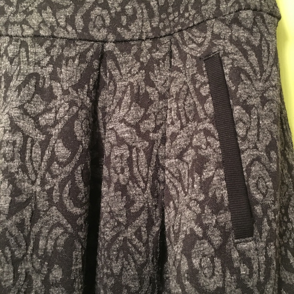 Skirt - Picture 2 of 7